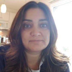 Meet your Posher, Claudia